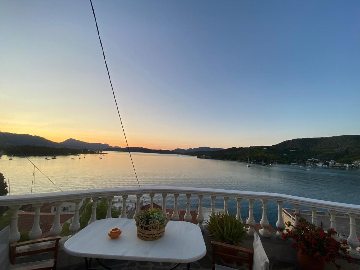 Kasteli Suite Poros Town Exterior photo